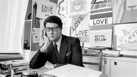 da lui iniziò a lavorare yves saint laurent|yves saint laurent biografia.